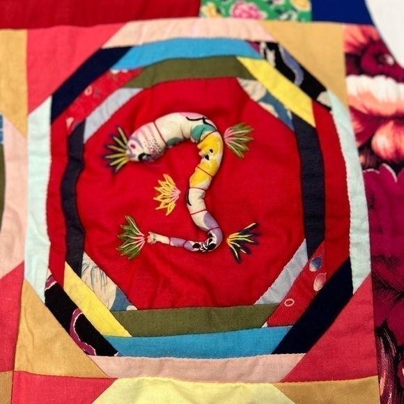 Vintage Chinese Quilted Applique Patchwork 3D Scorpion Frog Panda Vest - Picture 6 of 15